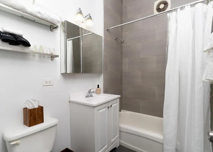 Flexhome Ukrainian Village - 2br - Convenient Walkability Appartement