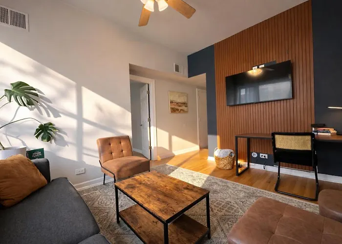 Flexhome Ukrainian Village - 2br - Convenient Walkability *